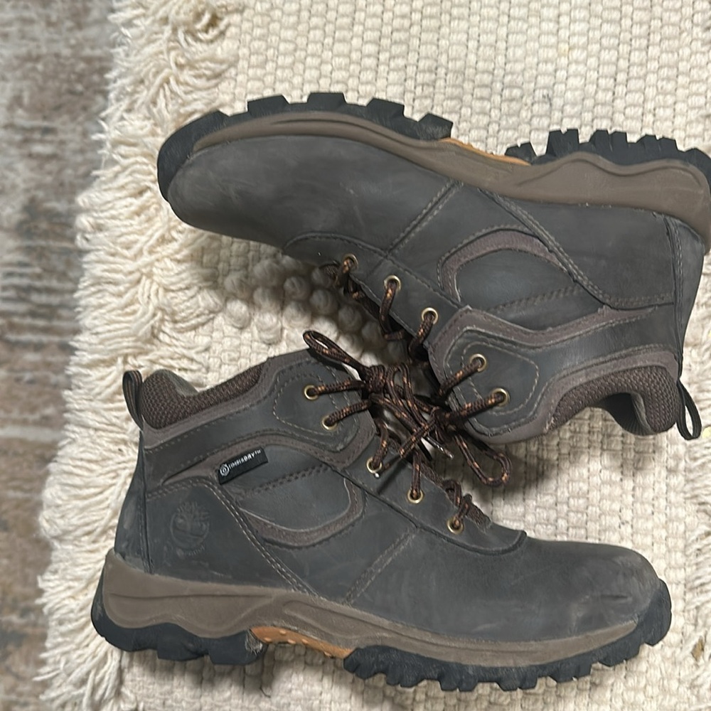 Timberland size 5 hiking boot. Waterproof.